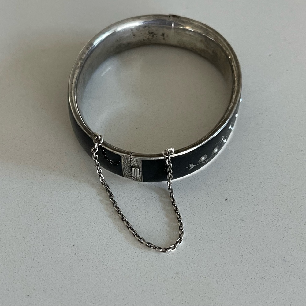 Antique Victorian Black Enameled lily of the valley seed pearl bangle - Picture 10 of 10